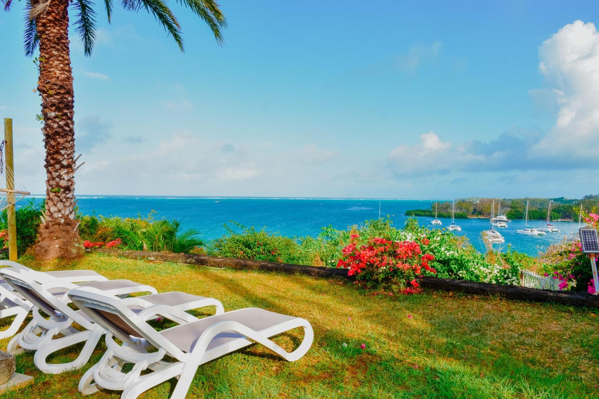 Boutique Villa On The Rocks With Stunning Sea Views, Infinity Pool & Private Sea Trou d'Eau Douce Exterior photo
