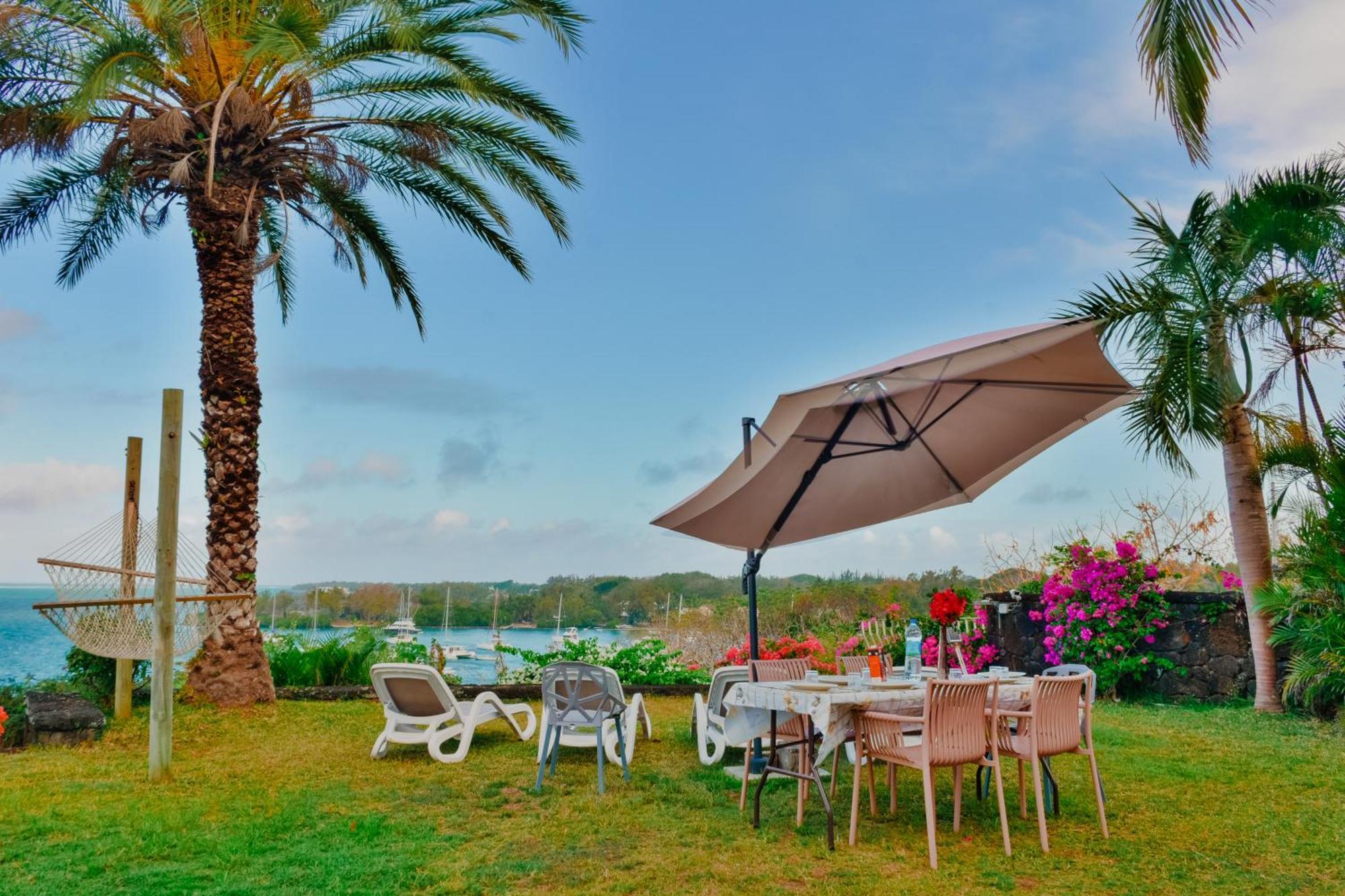 Boutique Villa On The Rocks With Stunning Sea Views, Infinity Pool & Private Sea Trou d'Eau Douce Exterior photo