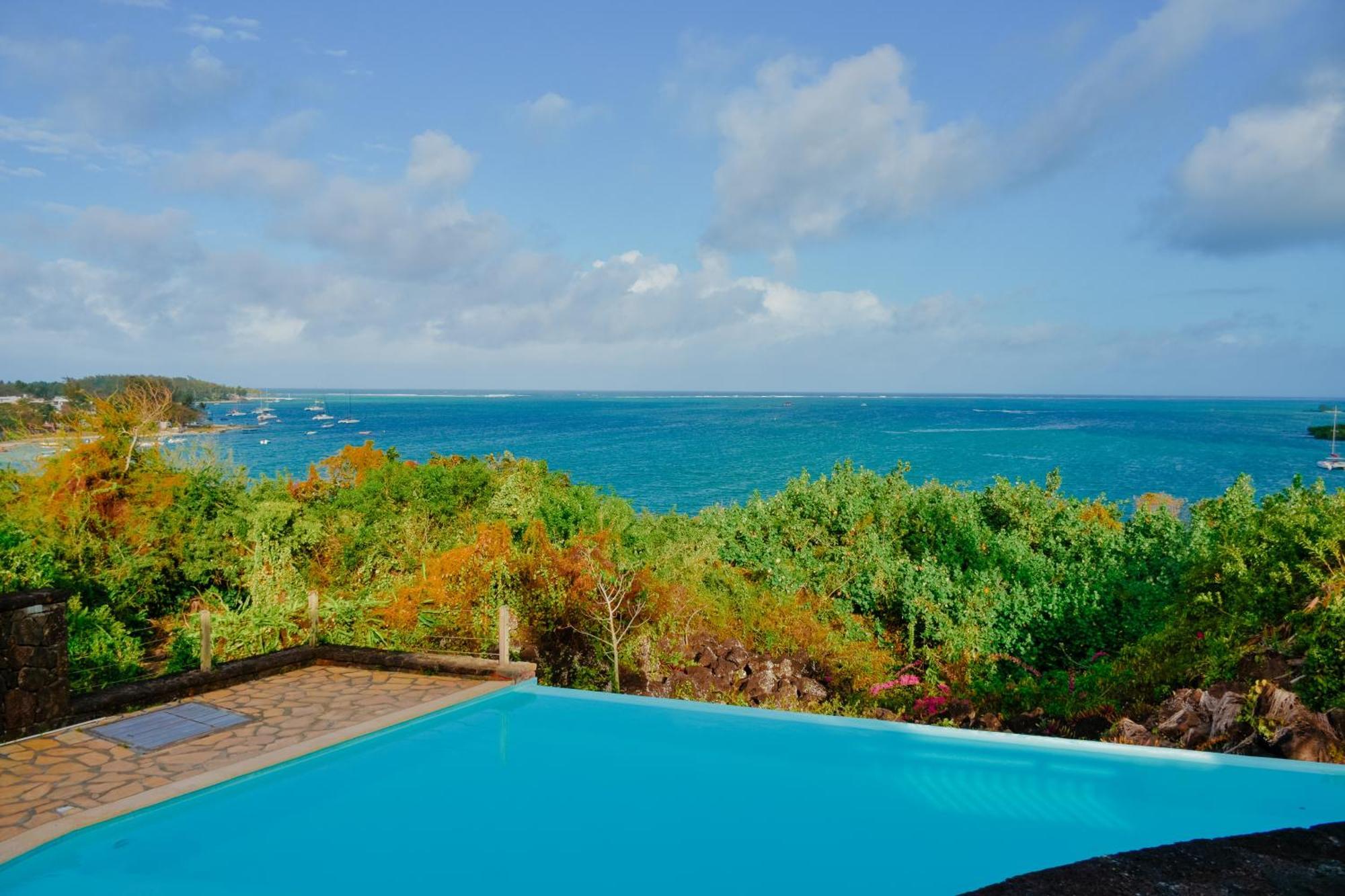 Boutique Villa On The Rocks With Stunning Sea Views, Infinity Pool & Private Sea Trou d'Eau Douce Exterior photo
