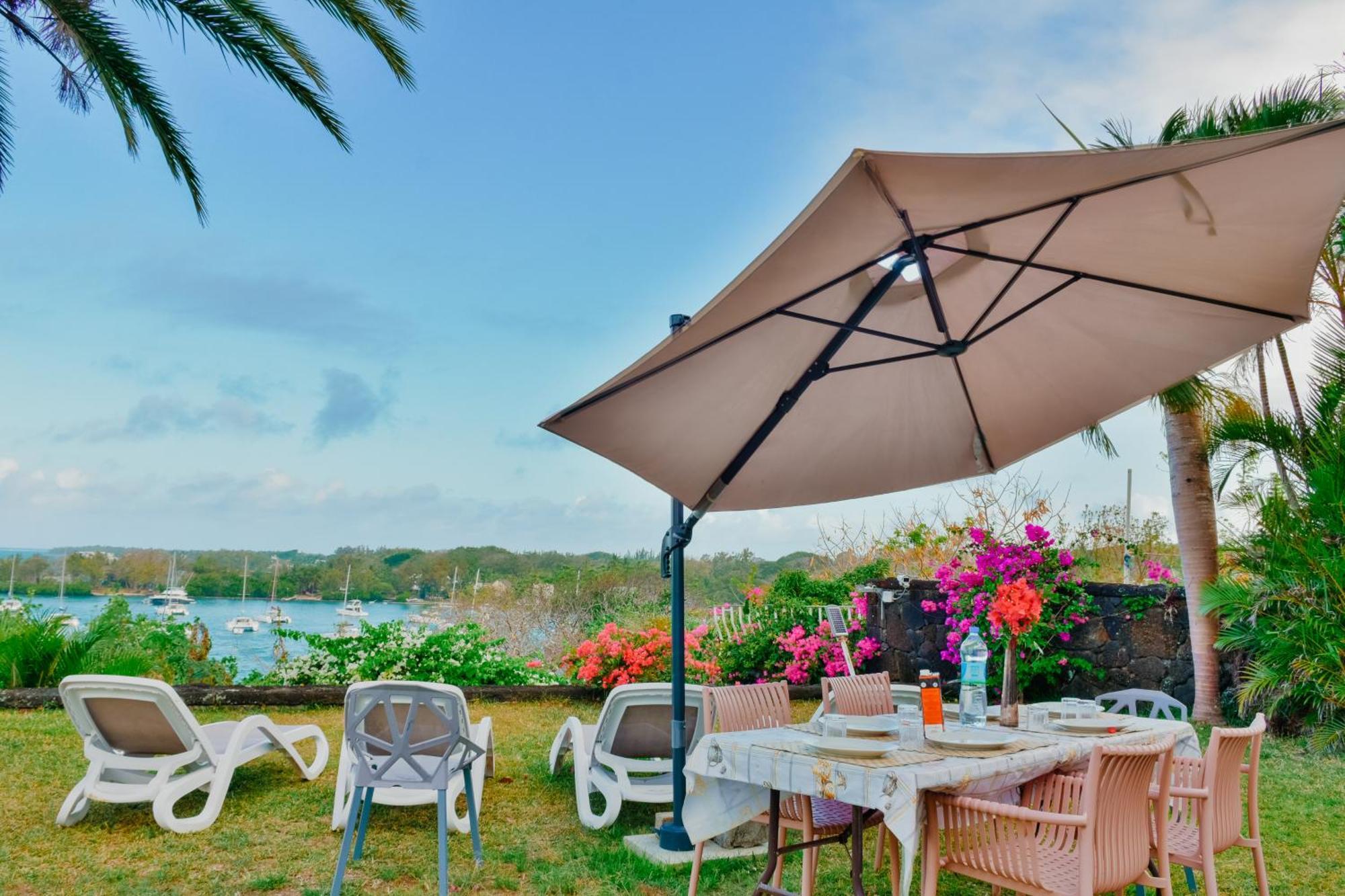 Boutique Villa On The Rocks With Stunning Sea Views, Infinity Pool & Private Sea Trou d'Eau Douce Exterior photo