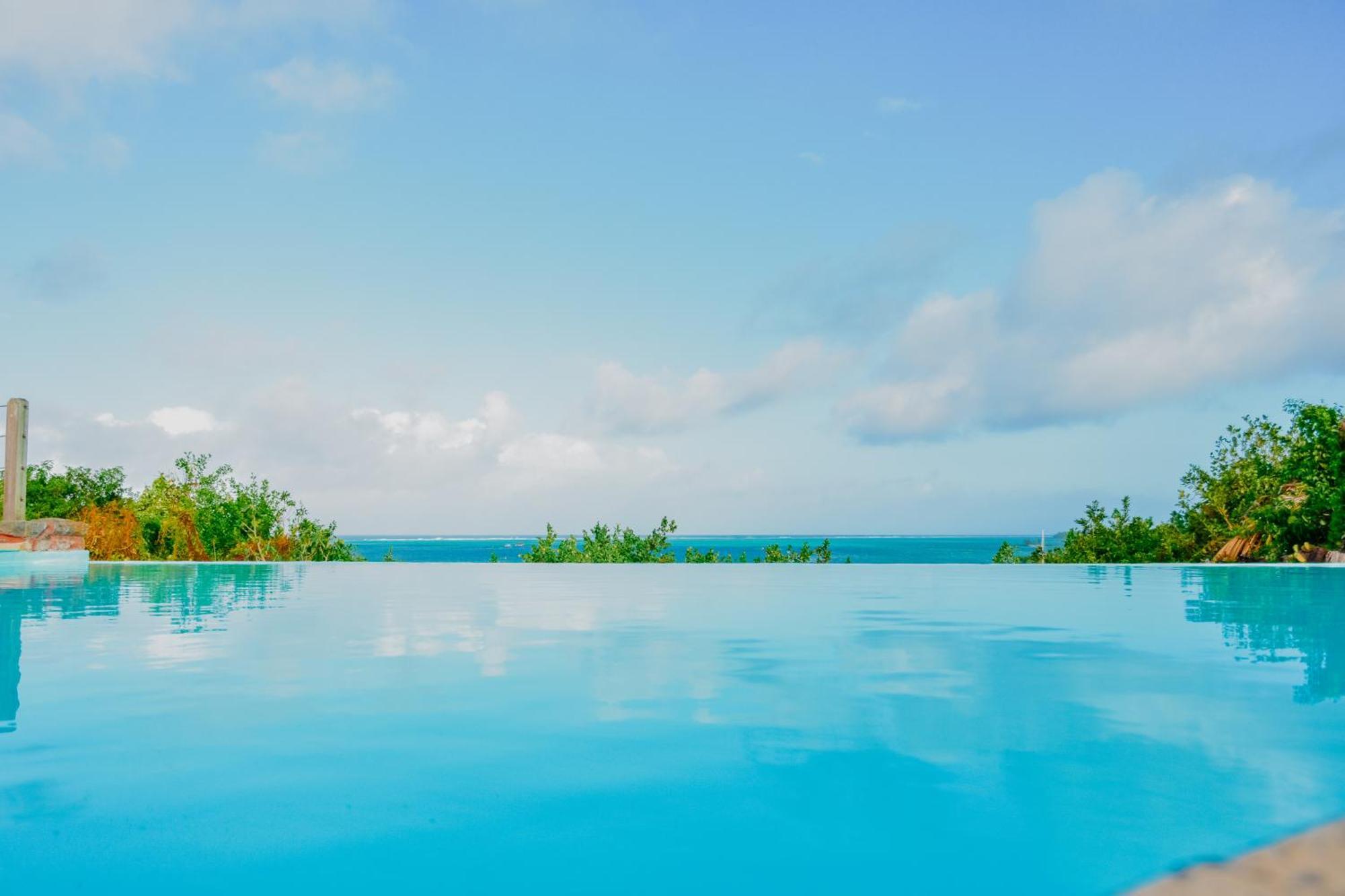Boutique Villa On The Rocks With Stunning Sea Views, Infinity Pool & Private Sea Trou d'Eau Douce Exterior photo