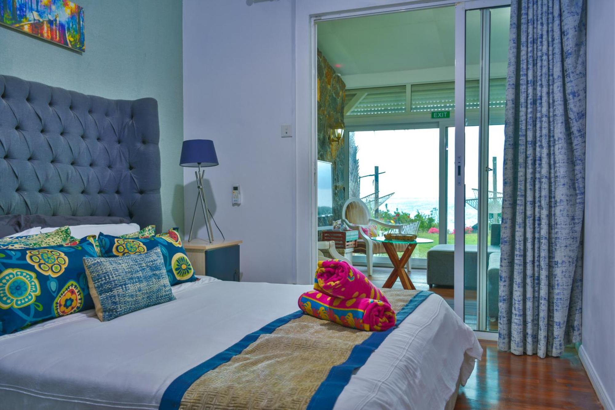 Boutique Villa On The Rocks With Stunning Sea Views, Infinity Pool & Private Sea Trou d'Eau Douce Exterior photo