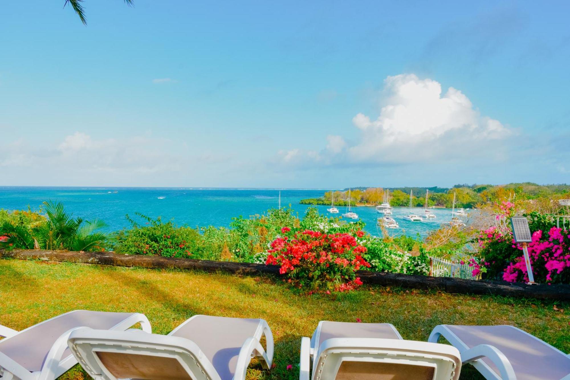 Boutique Villa On The Rocks With Stunning Sea Views, Infinity Pool & Private Sea Trou d'Eau Douce Exterior photo